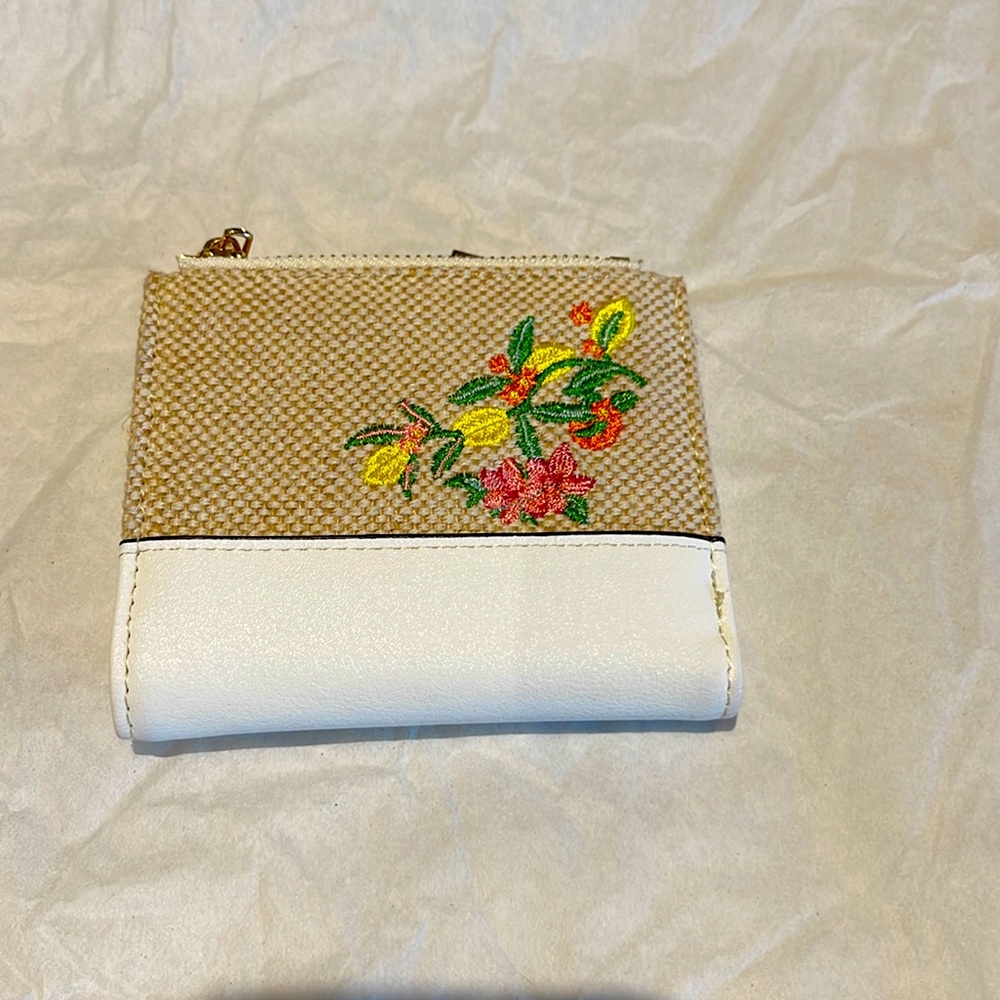 Accessorize London Linen Lemon Embroide
